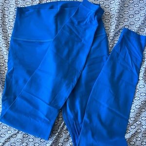 Women’s Lululemon bright blue leggings